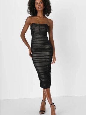 Lulu's Black Strapless Ruched Midi Dress